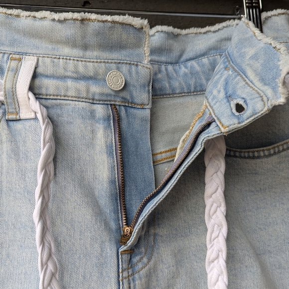 7FAM Light Wash Denim High Rise Paperbag Shorts with Braided Belt Size 27 - Picture 6 of 11